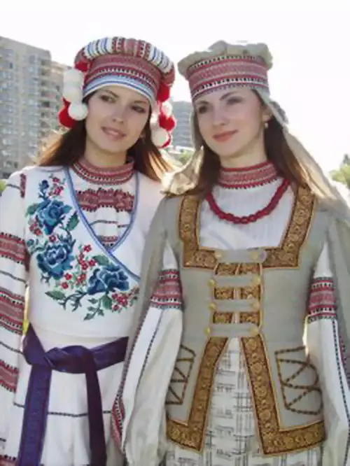 Беларусь улуттук костюму (67 сүрөт): Беларуссиянын Элементтери Беларуссиянын Элементтери, Балдардын, кышкы улуттук костюмдар 1392_19