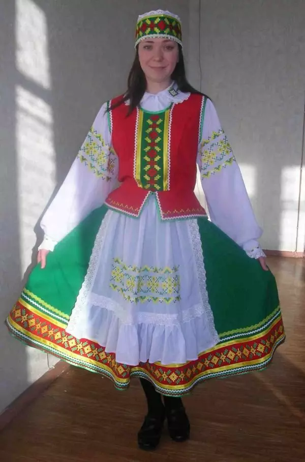Traje nacional bielorruso (67 fotos): Elementos del traje folclórico de las mujeres de Bielorrusia, trajes infantiles, invierno 1392_28