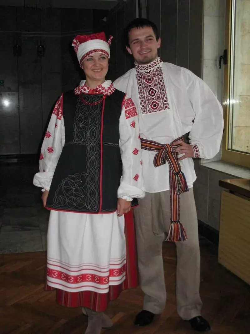 Costumul național din Belarus (67 fotografii): Elemente ale costumului folcloric al femeilor din Belarus, Costume naționale pentru copii, iarnă 1392_30