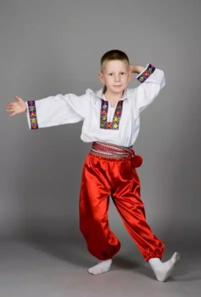 Hviterussisk National Suit (67 bilder): Elementer av kvinners folkedrakt i Hviterussland, Barnas, Vinternasjonale kostymer 1392_41