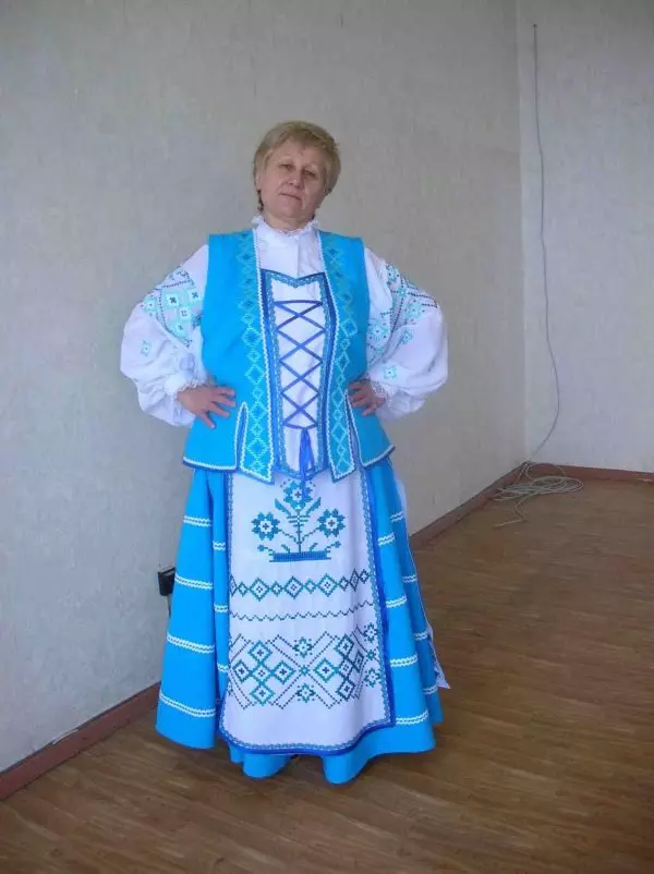 Wyt-Russysk Nasjonale Suit (67 foto's): Eleminten fan FOLK Kostúm fan Women's FOLK Kostúm fan Wyt-Ruslân, Kinder, Winter Nasjonale kostúms 1392_48