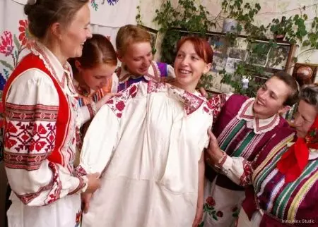 白俄羅斯國家套裝（67張照片）：白俄羅斯的女性民間服裝的元素，兒童，冬季國家服裝 1392_56