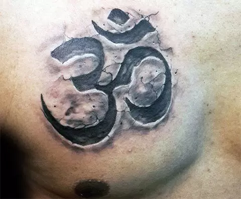 Om tattoo: agaciro ka tatouage muburyo bwikimenyetso cya mantra, tatouage ku ijosi no inyuma, ku rutugu hamwe n'ibindi bice by'umubiri, ibishushanyo 13932_26
