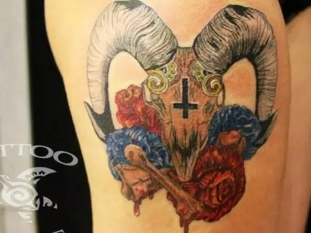 Tattoo uban sa Lavender: Ang kantidad sa mga tattoo alang sa mga batang babaye ug alang sa mga lalaki, sketch. Tattoo sa kamot ug sa clavicle, sa bitiis ug sa pulso, sa mga gusok ug sa ubang mga bahin sa lawas 13943_17