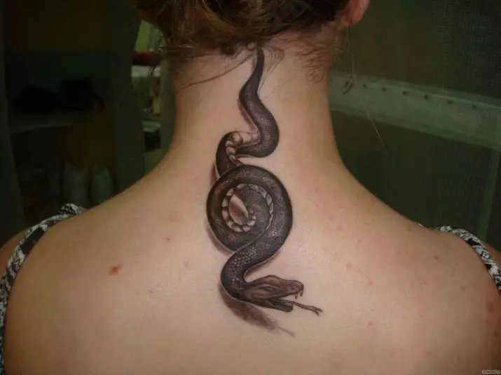 Tatuaje en el cuello (67 fotos): bocetos, inscripciones en el cuello de la espalda y pequeño tatuaje en la garganta en frente, estrellas y hermosas flores en el lateral, otros tatuajes geniales 13945_20