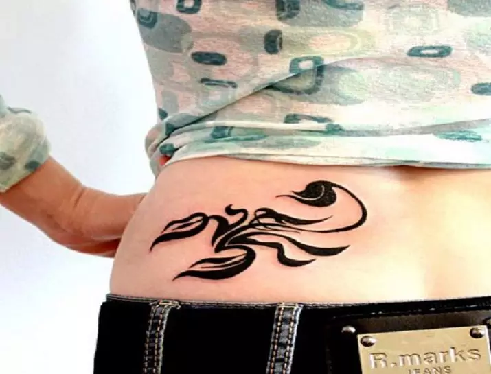 Tattoo Charms meitenēm: tarifu tetnismanu nozīme sievietēm no ļaunajām acīm un bojājumiem, tetovējums uz rokas uz rokas un uz citām ķermeņa daļām 13951_40