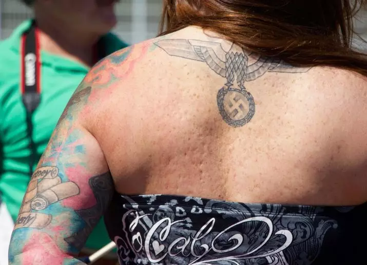Tattoo Charms meitenēm: tarifu tetnismanu nozīme sievietēm no ļaunajām acīm un bojājumiem, tetovējums uz rokas uz rokas un uz citām ķermeņa daļām 13951_45