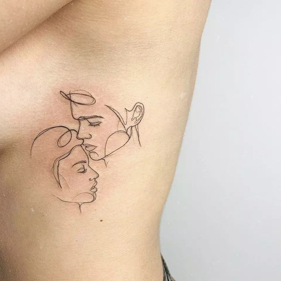 Unu linio Tattoo: skizoj de vizaĝaj tatuoj en unu linio stilo kaj aliaj ebloj. Malgranda kaj granda tatuo, iliaj signifoj 13953_17