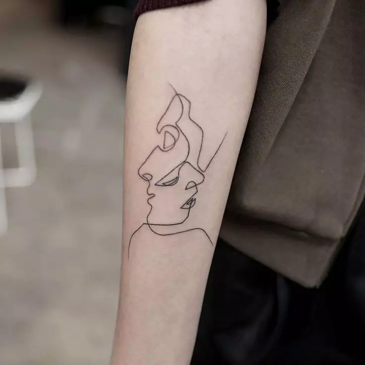 Jedno linkové tetování: náčrtky tetování obličeje v jednom stylu čáry a další možnosti. Malý a velký tetování, jejich význam 13953_6