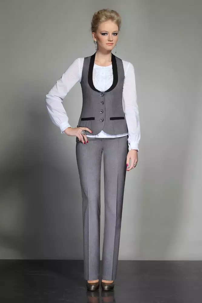 महिला ट्रिपल कॉस्टयूम (87 फोटो): एक लड़की, स्कर्ट, ट्वीड, दोगुनी के लिए एक ट्रिपल सूट क्या है 1395_14