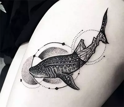 Tatuaż z wielorybami: wartość tatuaży i szkiców, tatuaż dla dziewcząt i mężczyzn. Tatuaż na rękę i na żebra, niebieskie i białe wieloryby. Małe i duże tatuaże 13963_14