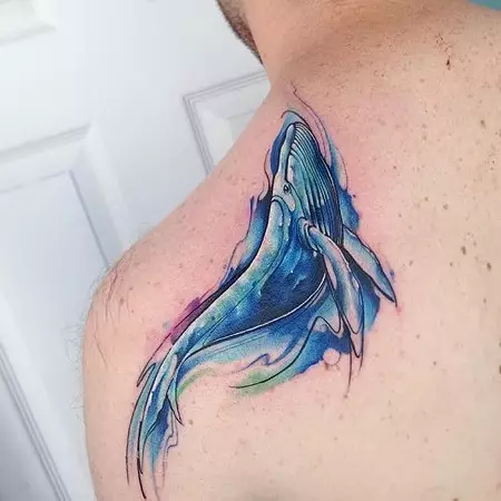 TATTOO WITH WHALES: Værdien af ​​tatoveringer og skitser, tatovering til piger og til mænd. Tattoo på hånden og på ribben, blå og hvide hvaler. Lille og store tatoveringer 13963_25