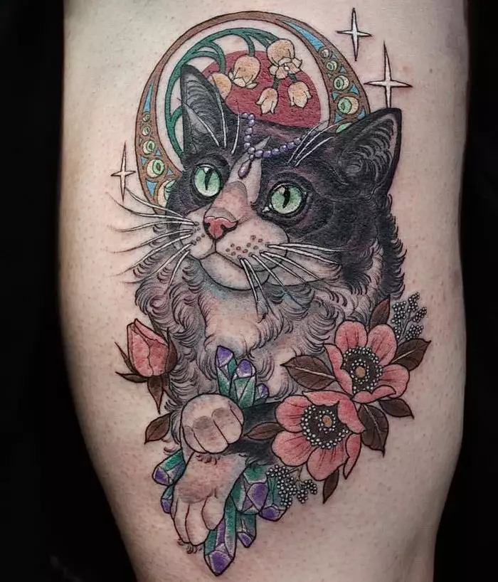 タトゥー「猫」（64写真）：スケッチと意味、手の上の黒猫、体の他の部分、帽子の猫、男性と女性のためのタトゥーの猫 13966_57