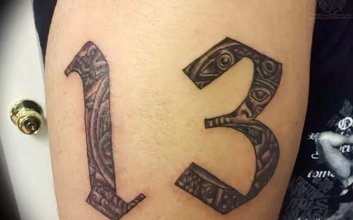 Tattoo s znamenkom 13: Vrijednost i skice. Što broj na vratu i na ruci, u drugim dijelovima tijela za muškarce i djevojke? 13972_6