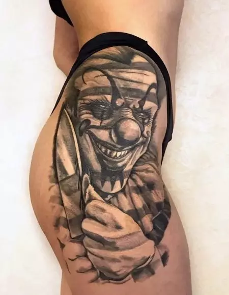 Tattoo «Clown». Էսքիզներ եւ դաջվածքի արժեքը չար եւ տխուր ծաղրածու տղամարդկանց եւ աղջիկների համար: Ինչ է նշանակում ծաղրածու դիմակ: Այլ ընտրանքներ Tata 13973_15