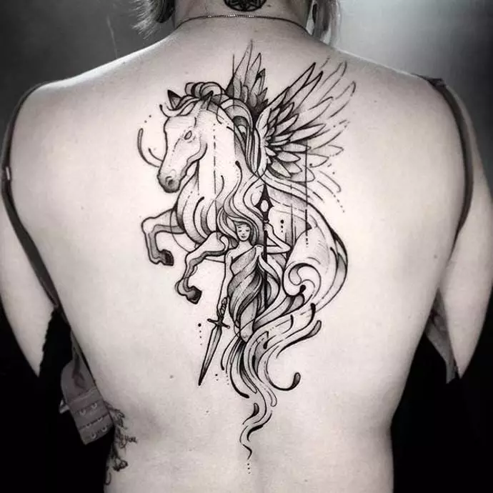 Tattoo s konji: skice in vrednost tetovaže, tattoo konji za dekleta in za moške, tattoo na roki in na hrbtni strani, lobanja konj in ognjevinke konj, druge možnosti 13974_23