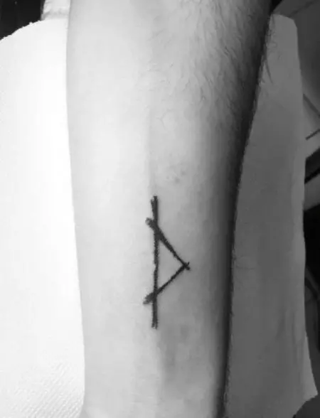 Tattoo «Скандинавия рун»: Викинг мен эскиздерін Руна құны. білек және дененің басқа бөліктеріне жағынан руникалық тату, 13975_10