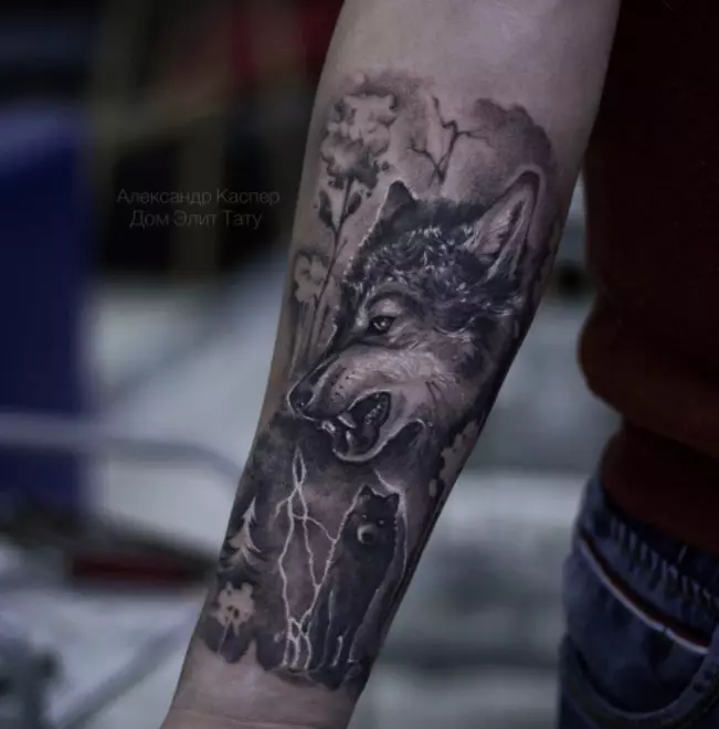 Tetovaža na podlaktici (93 fotografije): skice tetovaže na ruci iz četke na lakat. Mala i velika tetovaža na vanjskoj strani podlaktice i unutrašnjih, prekrasnih ideja 13976_4
