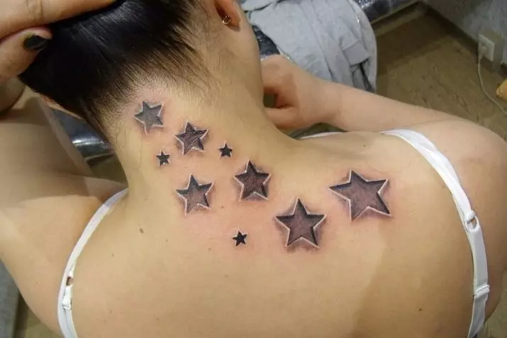 Tattoo cu stele (76 fotografii): Valoarea tatuajelor. Tatuaj pe mâna lui pe încheietura mâinii și pe deget, pe piept și pe alte părți ale corpului printre fete și bărbați. Cinci stele și altele 13977_2