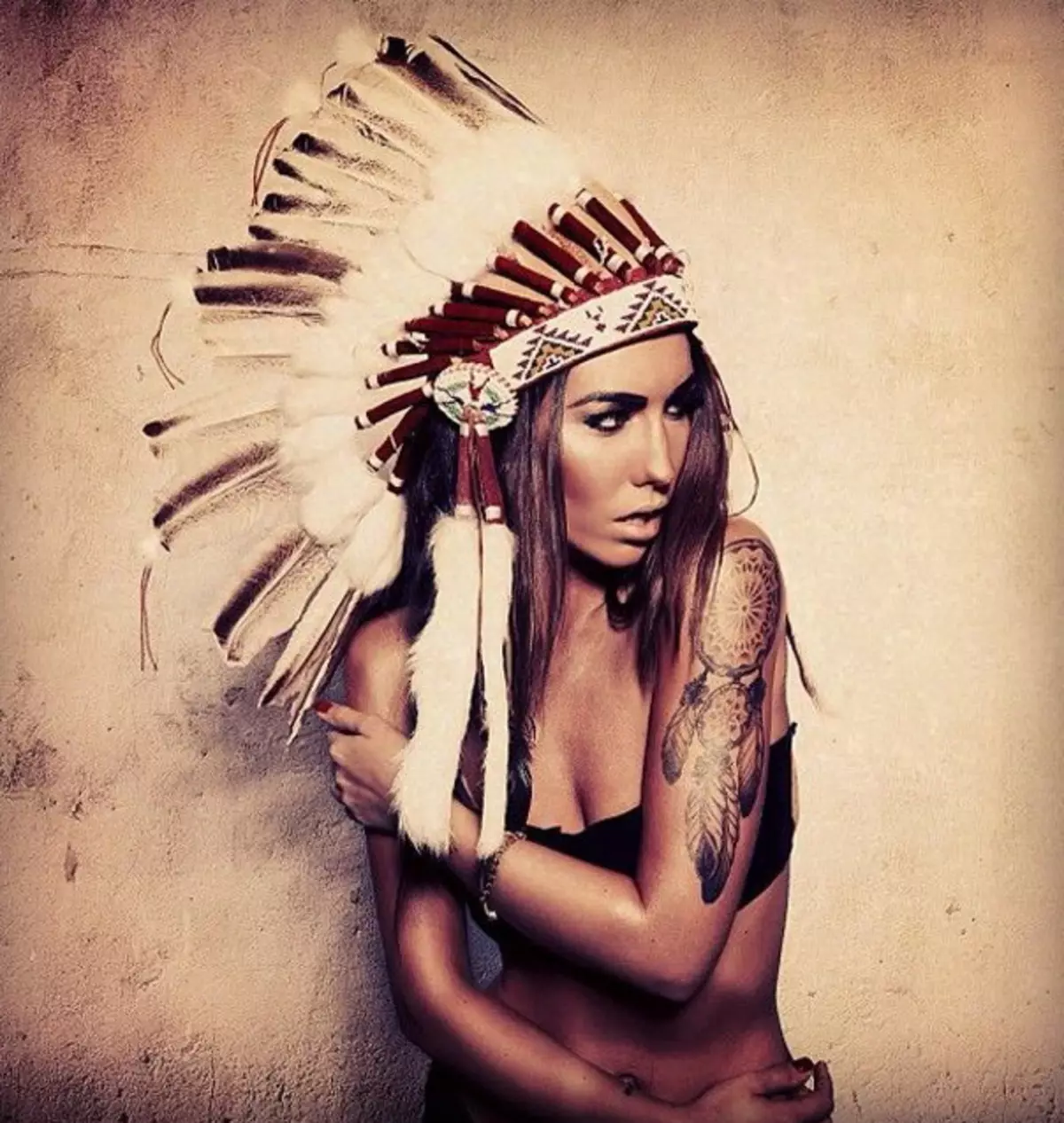 Сон индейцы. Тату стилизация под фото. Native American girl Tattoo. American indian girl Tattoo Design.