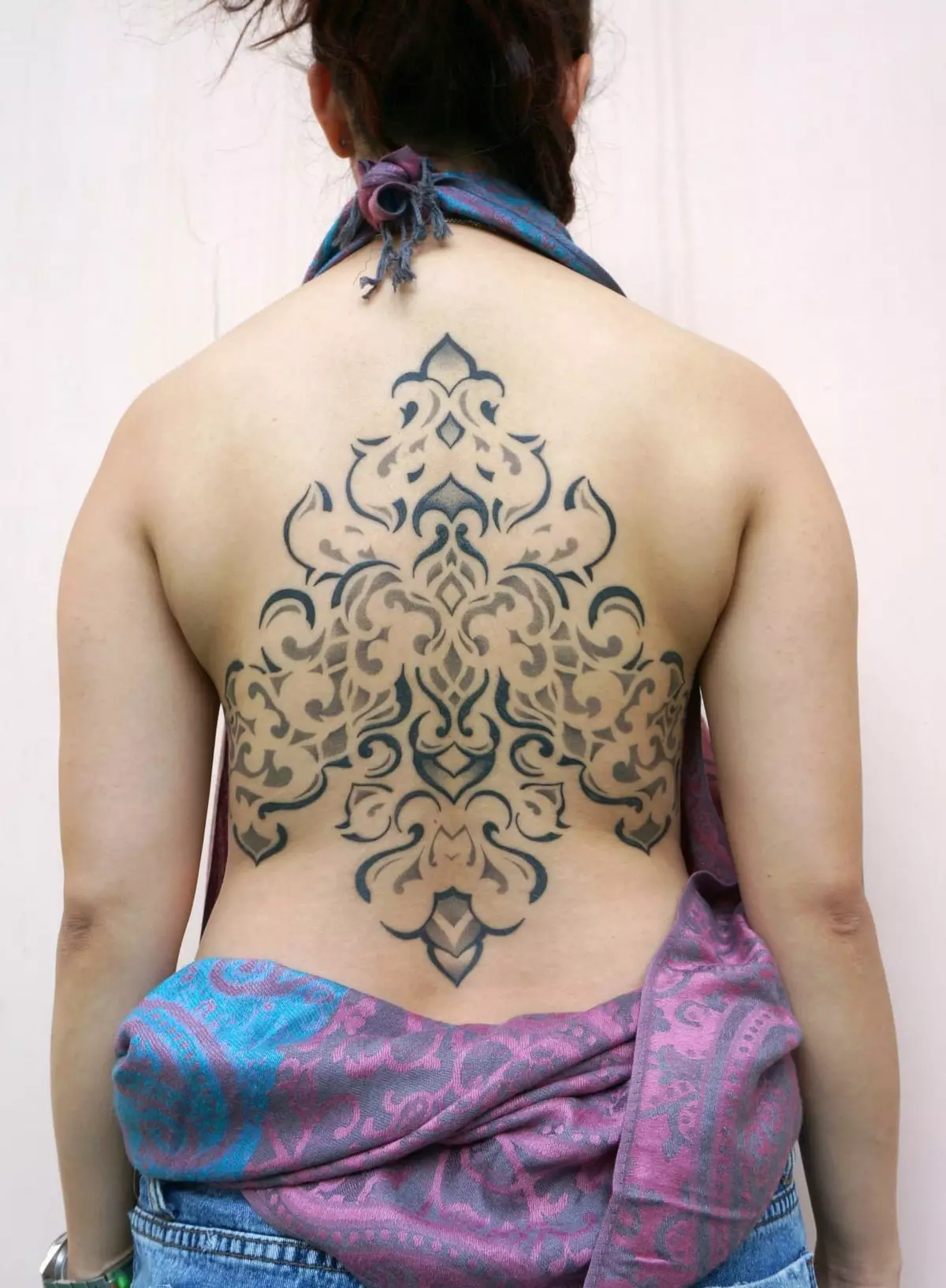 Tattoo Baroque: Sketsa sy tatoazy tsara tarehy miaraka amin'ny modely ho an'ny zazavavy. Tatoazy 