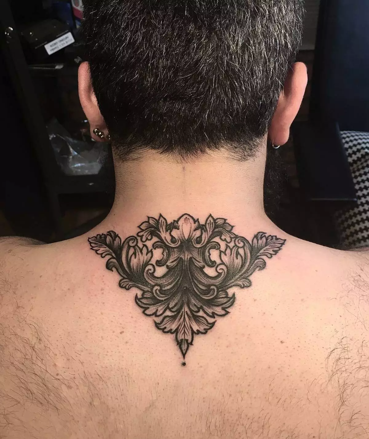 Baroque tattoo: O ata o tamaloloa ma le lalelei tattoo ma mamanu mo teine. Tattoo 