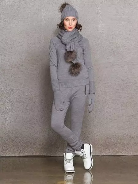 Kostum Sukan Wanita (136 Foto): Bergaya 2021, Troika Kostum, Rusia dan Turki, Dari Dolce Gabbana Dan Armani, Grey 1399_79