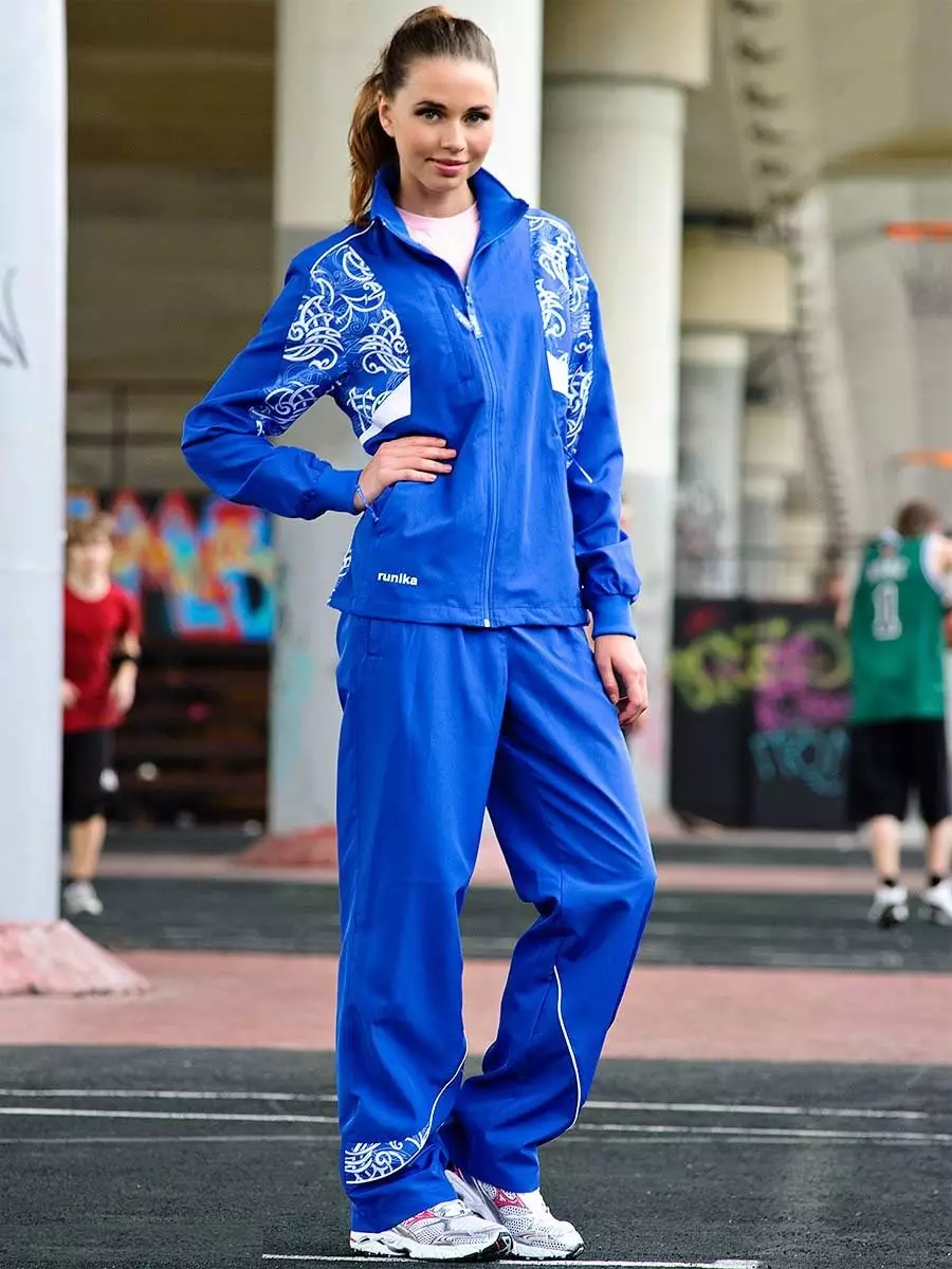 Mga Costume sa Sports sa Kababayen-an (136 Mga Litrato): Fashionable 2021, Troika Costume, Russian ug Turkish, gikan sa Dolce Gabbana ug Armani, Grey 1399_89