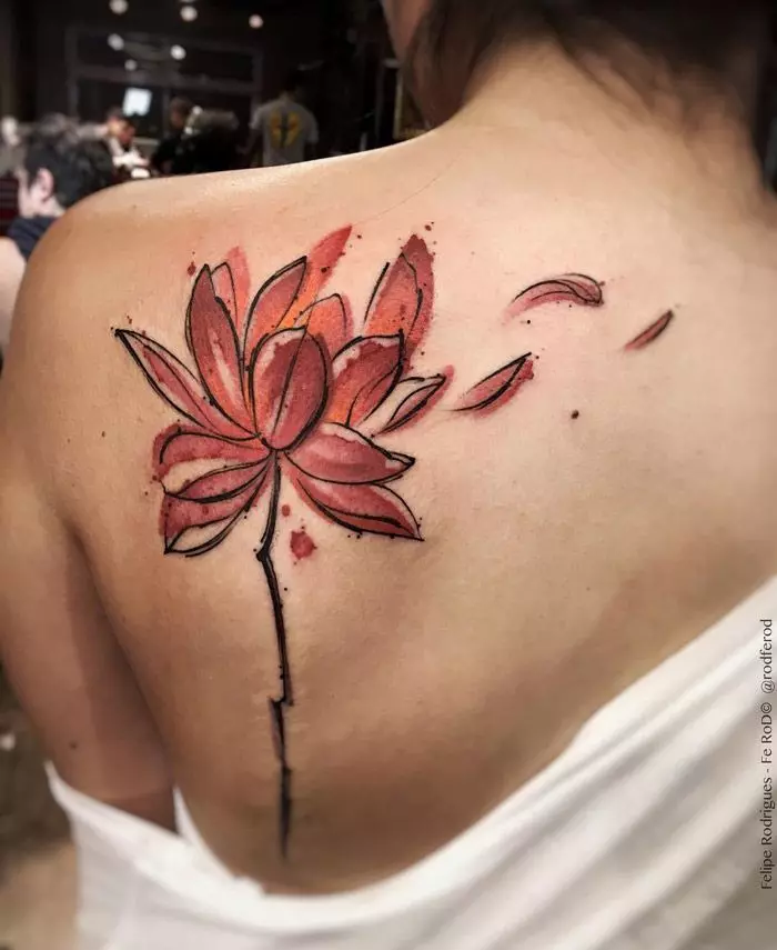 Tatuointi terät (45 kuvaa): luonnokset tatuoinnit, merkinnät ja kukat, kissat ja muut alkuperäisimmät kauniimmat tatuoinnit, pienet ja suuret yksinkertaiset tatuoinnit 14011_15