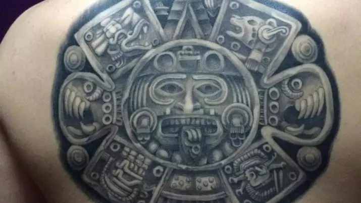 माया टैटू: जनजाति भारतीयों की शैली में टैटू के स्केच। अर्थ। कैलेंडर, पैटर्न और अन्य अतिरिक्त चित्र 14013_15