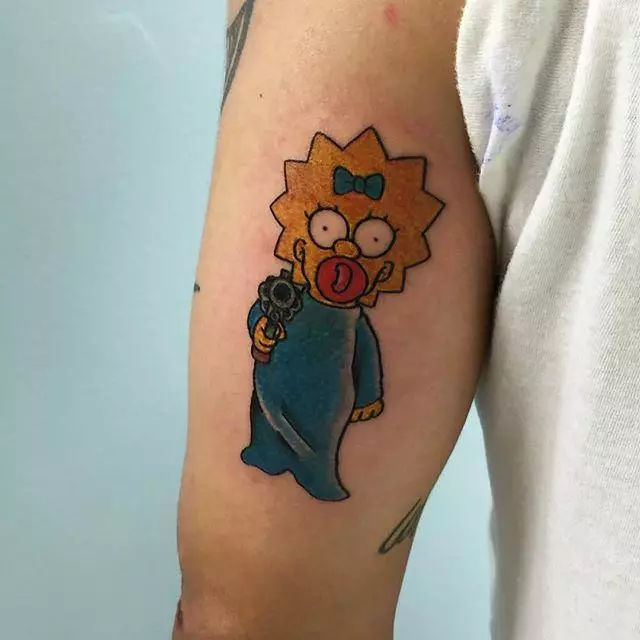 Tattoo ya Simpson: zojambulajambula zojambulidwa ndi horm, Liza, wakuda ndi zoyera ndi ma tattoos ena, thupi lina lachikazi 14020_20