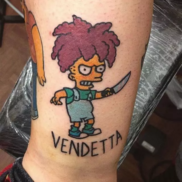 Tattoo ya Simpson: zojambulajambula zojambulidwa ndi horm, Liza, wakuda ndi zoyera ndi ma tattoos ena, thupi lina lachikazi 14020_24