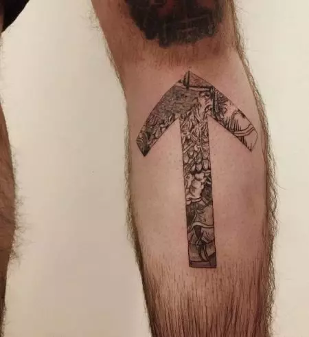 Tetoválás rúnák formájában (62 fotók): Érték és vázlatok. Tattoo a kezét és az ujjakon, a hátán és a mellkason. Rúnák-amulettek és erejű rúnák, egyéb lehetőségek 14028_43