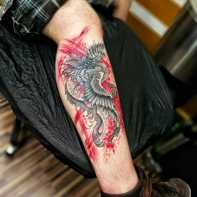 纹身“凤凰”（56张）：意义和素描，纹身手头鸟（在手腕上）和背部，大腿和腿部，肩膀上，并在其他区域。纹身凤凰和龙 14035_34