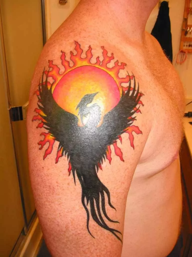 纹身“凤凰”（56张）：意义和素描，纹身手头鸟（在手腕上）和背部，大腿和腿部，肩膀上，并在其他区域。纹身凤凰和龙 14035_38