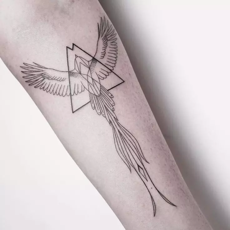 纹身“凤凰”（56张）：意义和素描，纹身手头鸟（在手腕上）和背部，大腿和腿部，肩膀上，并在其他区域。纹身凤凰和龙 14035_51