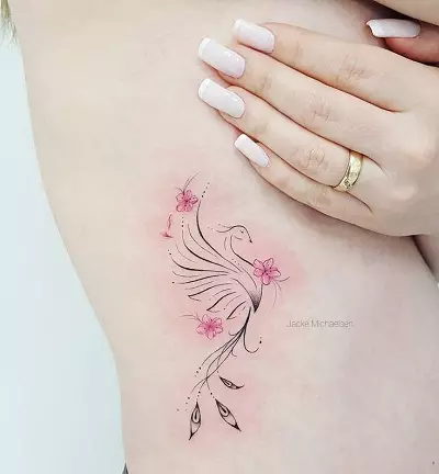 纹身“凤凰”（56张）：意义和素描，纹身手头鸟（在手腕上）和背部，大腿和腿部，肩膀上，并在其他区域。纹身凤凰和龙 14035_54