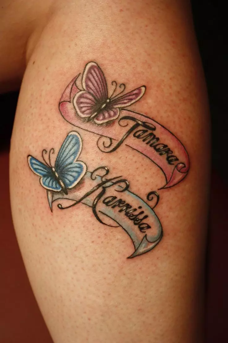 Tattoo sa imenima (57 slike): tetovaže na ruku na zglob i na prst, skice nominalne tetovaža za djevojčice i za muškarce. Lovely tetovaža i druge opcije 14047_37