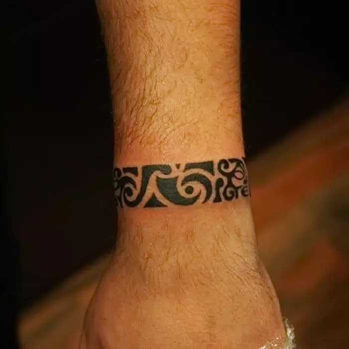 Greka tatuo: tatuoj de la dioj de la mitologio de Grekio kaj ornamaĵoj, skizoj tatuaj en antikva greka stilo por viroj kaj por knabinoj 14053_14