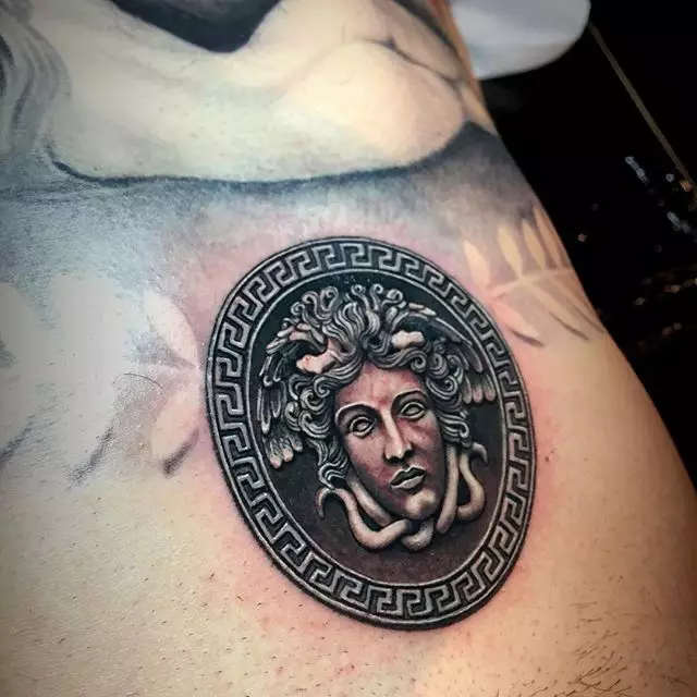 Greka tatuo: tatuoj de la dioj de la mitologio de Grekio kaj ornamaĵoj, skizoj tatuaj en antikva greka stilo por viroj kaj por knabinoj 14053_8