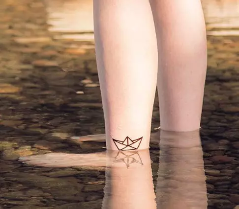 Θαλασσινό τατουάζ: Σκίτσα τατουάζ με θέμα της θάλασσας για άνδρες και κορίτσια. Τις αξίες τους. Εφαρμογή στο χέρι, το στήθος, τον καρπό και άλλα μέρη 14054_33