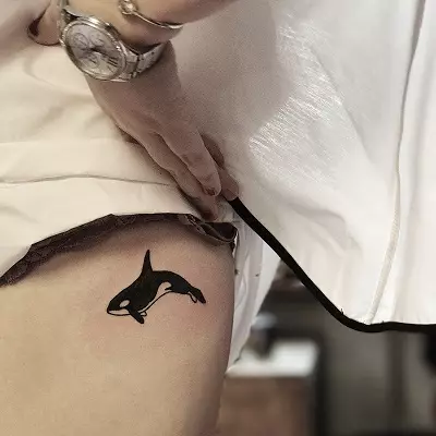 Jūros tatuiruotė: tatuiruočių eskizai su vyrų ir mergaičių jūra. Jų vertybės. Naudojimas ant rankų, krūtinės, riešo ir kitų vietų 14054_35