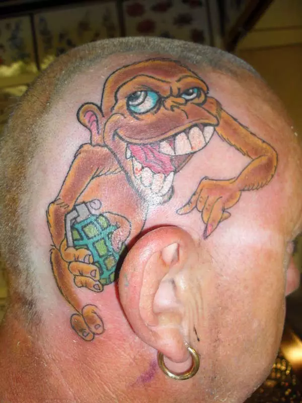 Een met ape: die waarde van tattoos, tatoo op die naeltjie en maag, op die hand en op die bors, voorbeelde van sketse, tatoo vir mans en vir vroue 14056_33