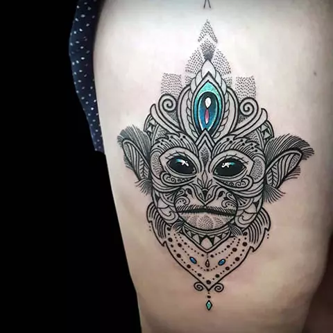 Een met ape: die waarde van tattoos, tatoo op die naeltjie en maag, op die hand en op die bors, voorbeelde van sketse, tatoo vir mans en vir vroue 14056_51