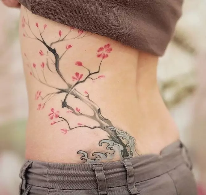Tatuaggio con rami: schizzi, tatuaggio a portata di mano e sulla clavicola, sulla gamba e sul polso, il loro significato per le ragazze e per gli uomini. Rami con foglie e altre opzioni 14061_21