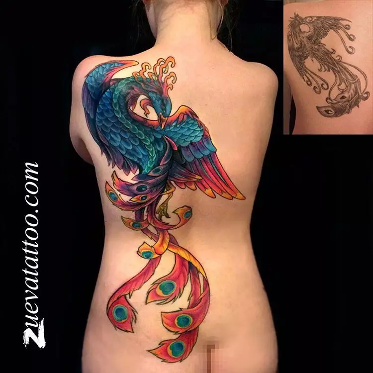 Татуировкасы «Firebird»: Қыздар мен еркектерге арналған татуировкалардың мәні, эскиздері. Асқазандағы татуировкасы, қолында, жамбас немесе басқа жерде 14069_32