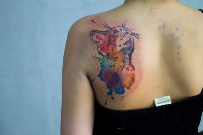 Tatuaj pe lopată pentru fete (51 fotografii): Inscripții de tatuaje pentru femei și flori frumoase mici, schițe de modele și pisici, alte opțiuni 14070_2