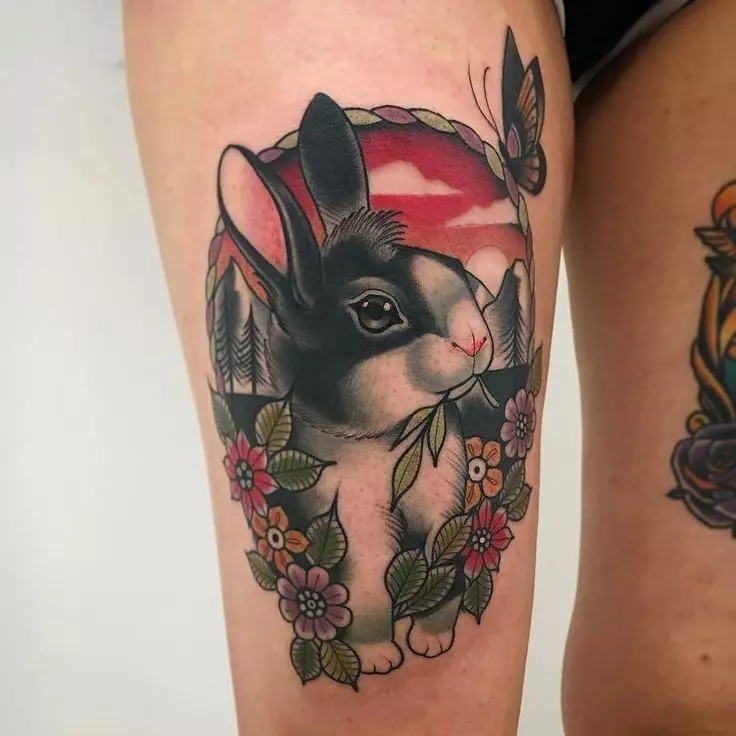 Тату «Кролик»: значення татуювання з зайцем і ескізи, тату кролика Роджера, білий зайчик і з рогами, інші варіанти для дівчат і чоловіків 14071_13