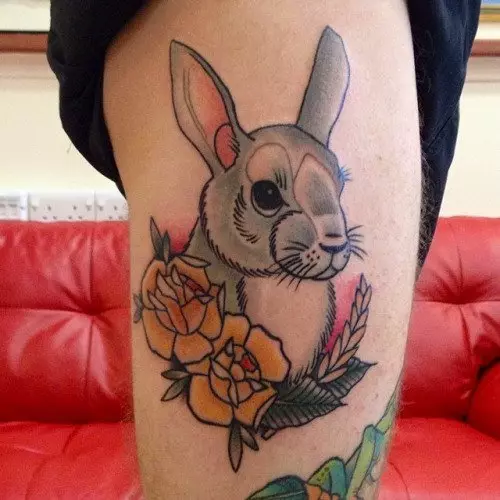 Тату «Кролик»: значення татуювання з зайцем і ескізи, тату кролика Роджера, білий зайчик і з рогами, інші варіанти для дівчат і чоловіків 14071_15