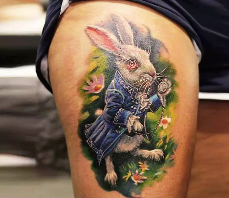 Тату «Кролик»: значення татуювання з зайцем і ескізи, тату кролика Роджера, білий зайчик і з рогами, інші варіанти для дівчат і чоловіків 14071_30
